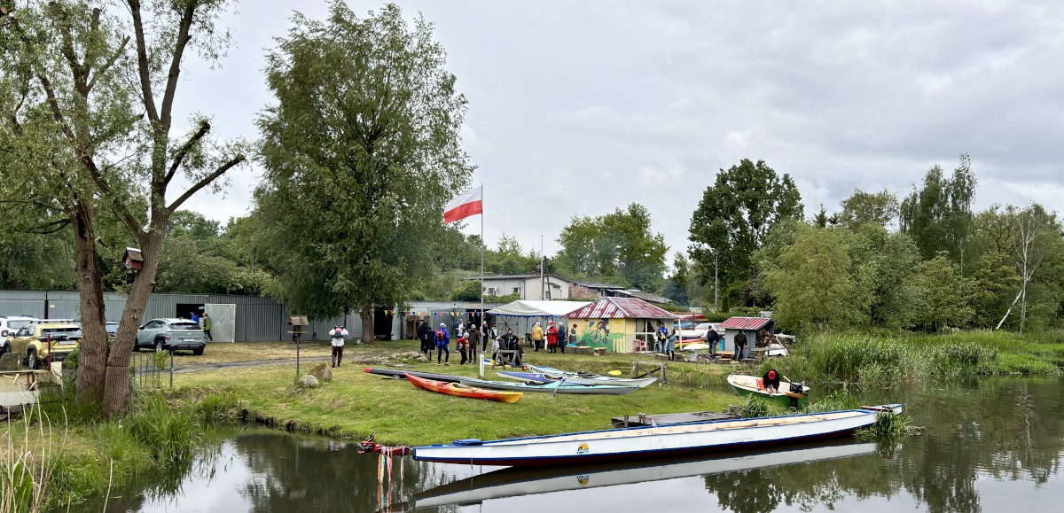Policka wodna sobota nad rzeką Łarpia