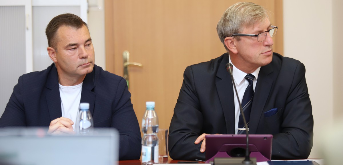 Radny Koalicji Obywatelskiej Marek Arendt i członek zarządu Powiatu Jacek Fabisiak