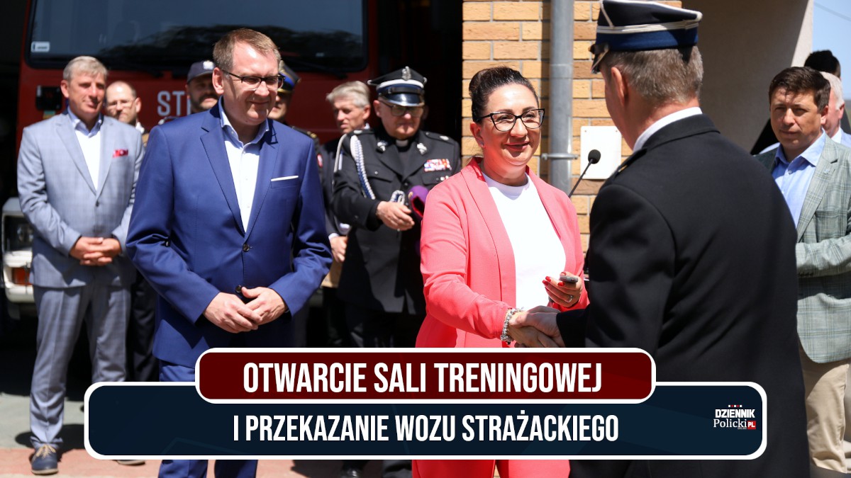 Oficjalne przekazanie kluczyków do nowego wozu ratowniczo-gaśniczego dla Ochotniczej Straży Pożarnej w Wołczkowie